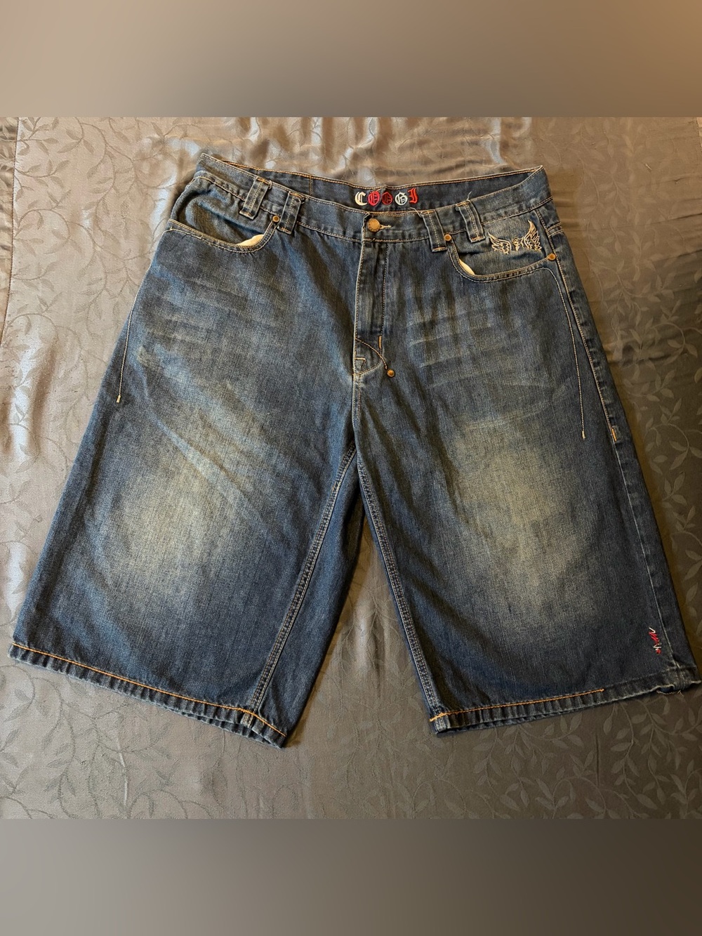 COOGI Australia Denim Jean Shorts Jorts Embroidered Y2K Streetwear 38x17